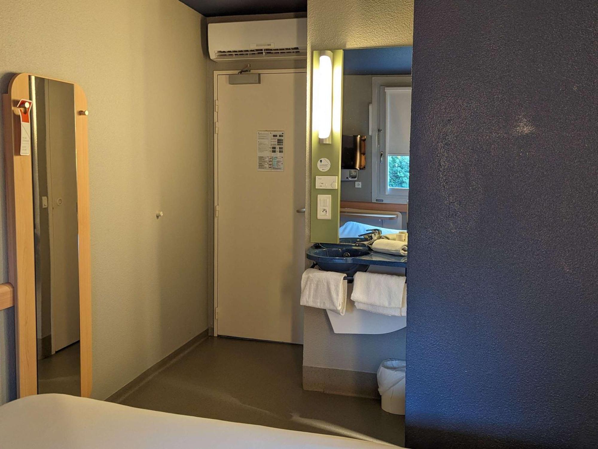 Ibis Budget Saint-Omer Centre Екстер'єр фото